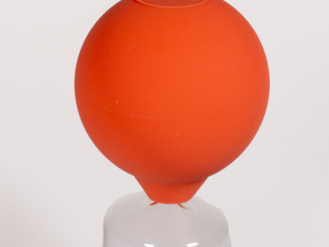 Gläser nach Bier mit Ball