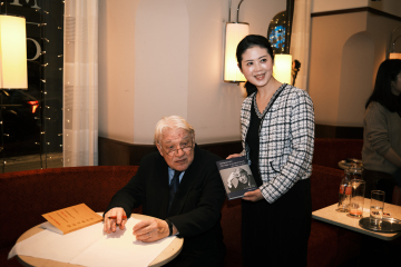 Prof. Kubin signiert