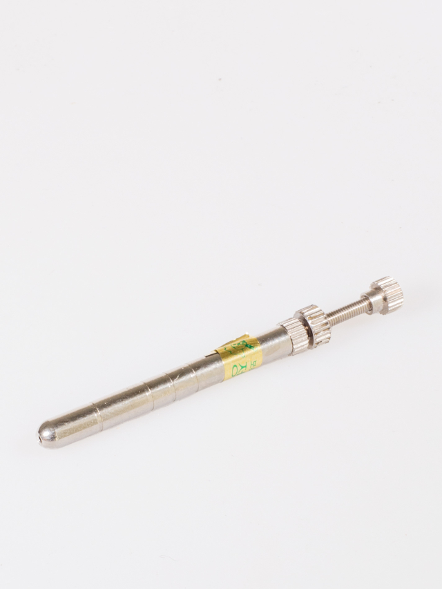 Spring-Tri-edged Needle