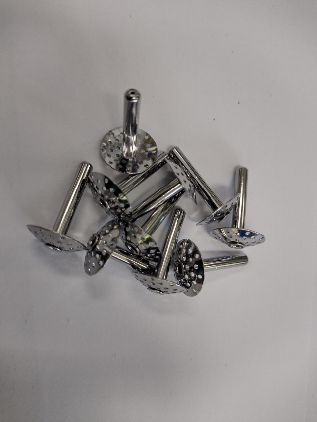 10 Metallhütchen fürs Nadelmoxen.10 Stk/Säckchen. Moxa Cap with holes, 10pcs./box